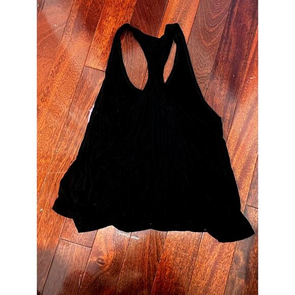 Roseville Black tank top with glittery heart on front, size Large - Picture 4 of 5